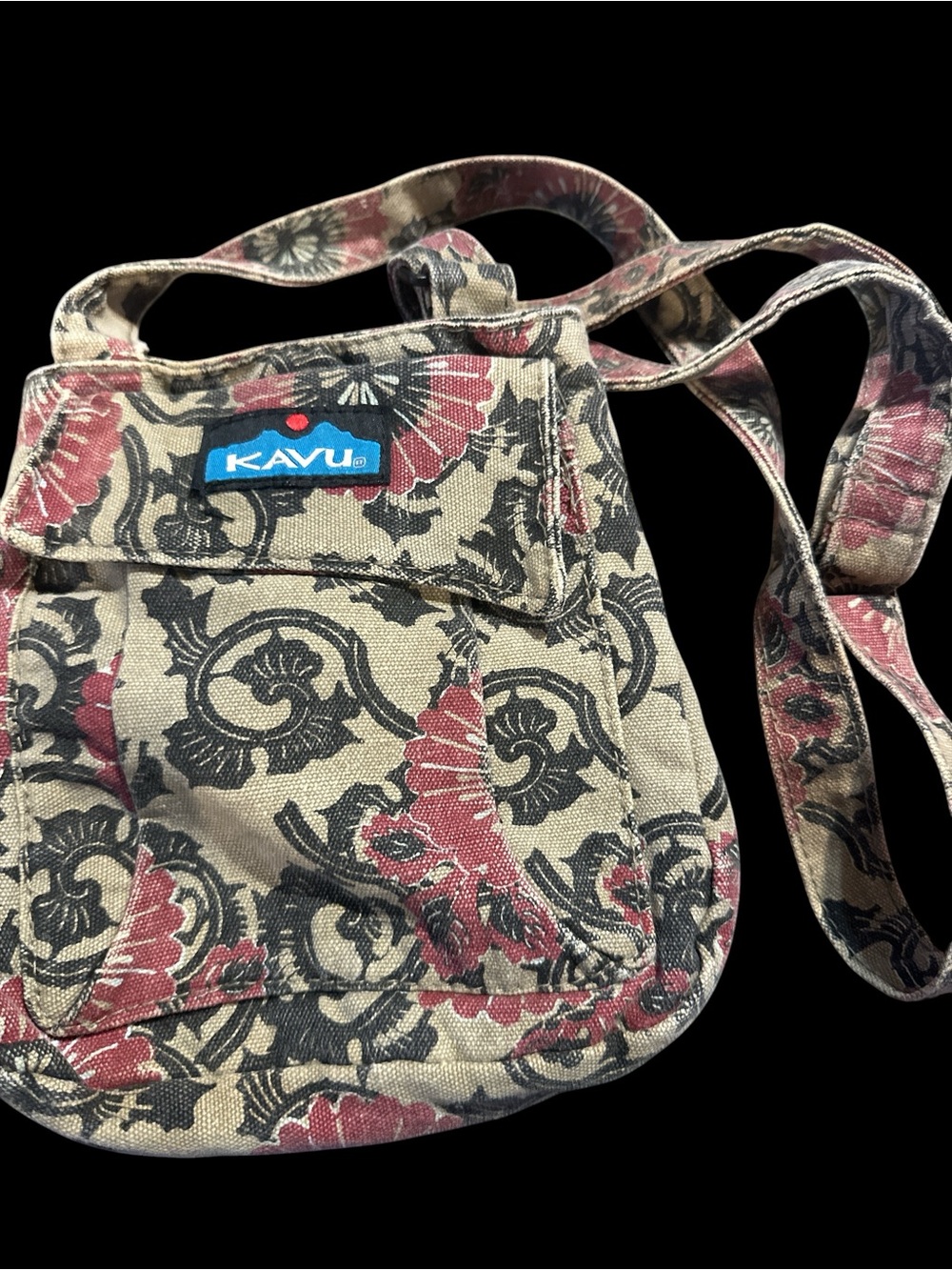 Kavu Beige Canvas Crossbody with Black and Red Floral Pattern
